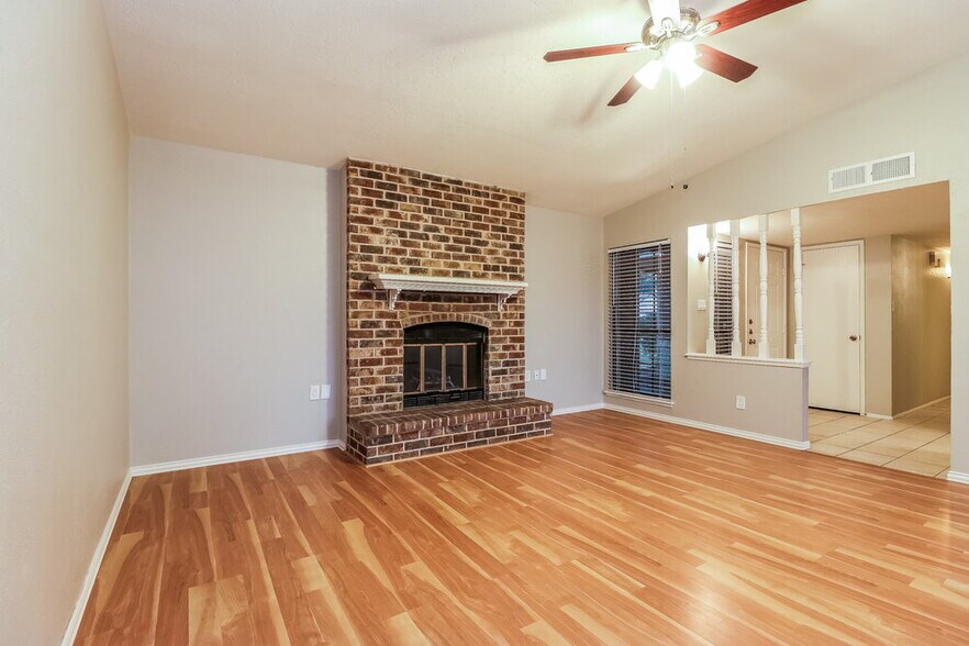 Building Photo - 6615 Springfield Dr