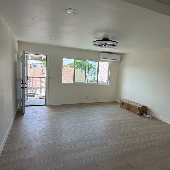 Living room/AC - 4929 W 118th Plz