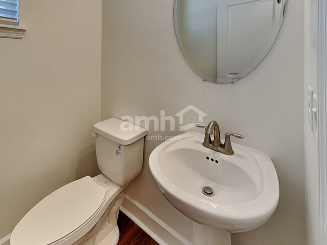 Building Photo - 1336 Mount Logan Dr