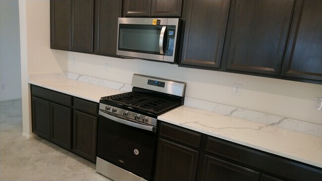 Building Photo - 5658 Autumn Cliffs Way