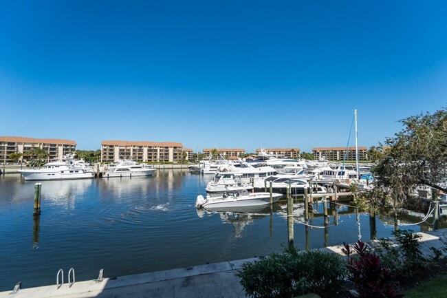 Building Photo - 2501 Marina Isle Way