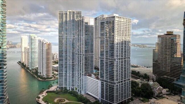 Building Photo - 465 Brickell Ave