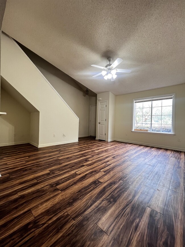 Building Photo - 2534 Emerald Ridge Loop