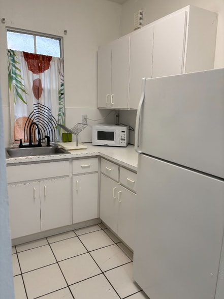 Building Photo - 3147 Mary St