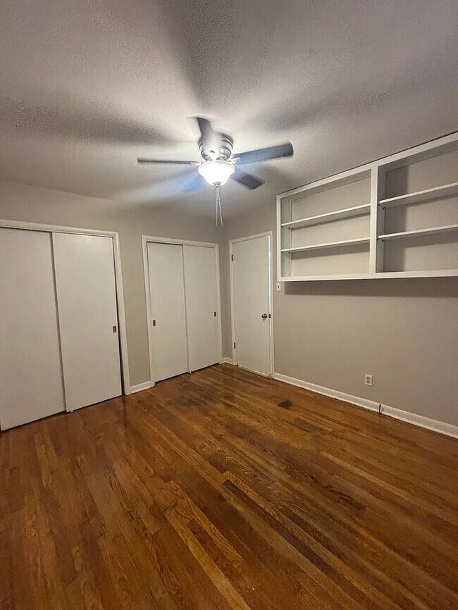 Building Photo - Duplex