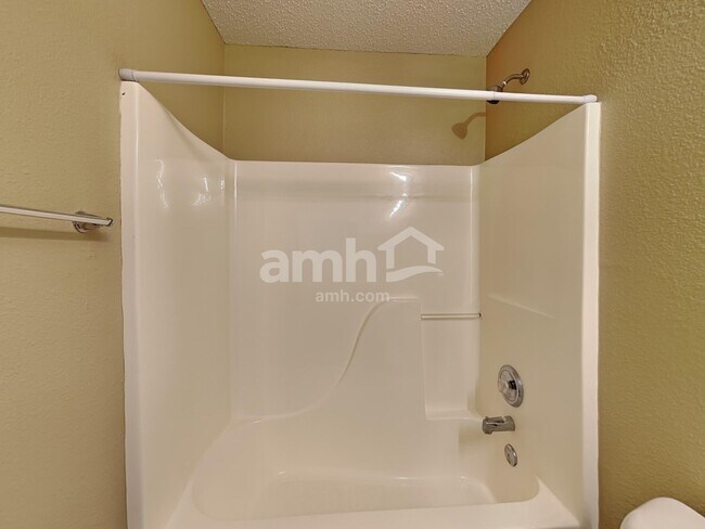 Building Photo - 5440 Shamus Dr