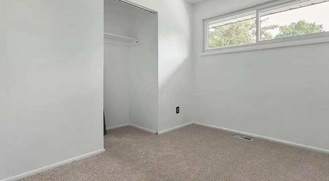 Building Photo - 1644 Eastbrook Dr S