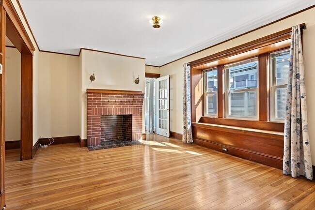 Building Photo - 64 Beaumont St