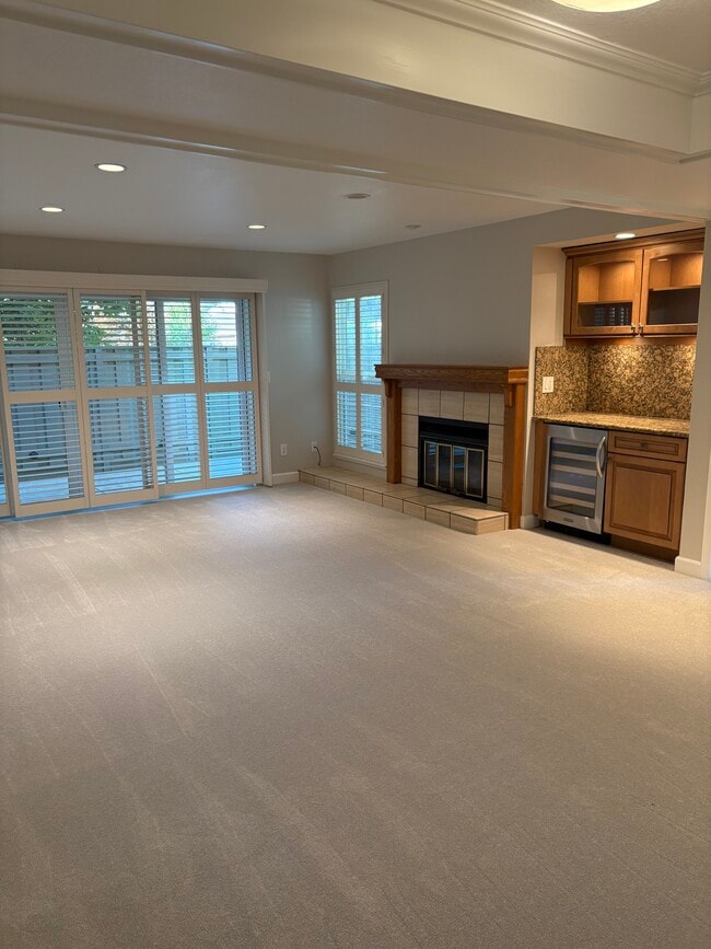 Building Photo - 1938 Stratton Cir