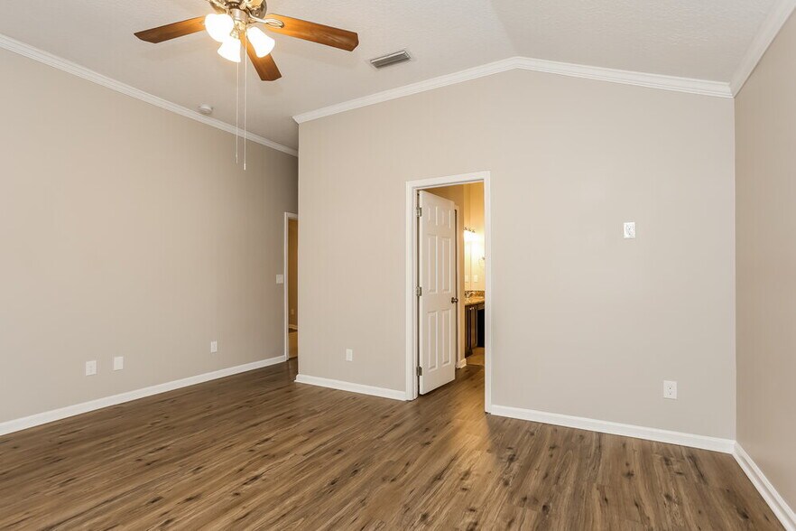 Building Photo - 5046 Cape Elizabeth Ct W