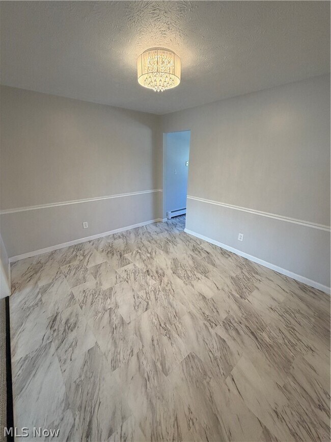 Building Photo - 118 Carter Cir