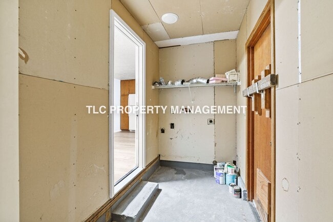 Building Photo - 2082 Ohio St