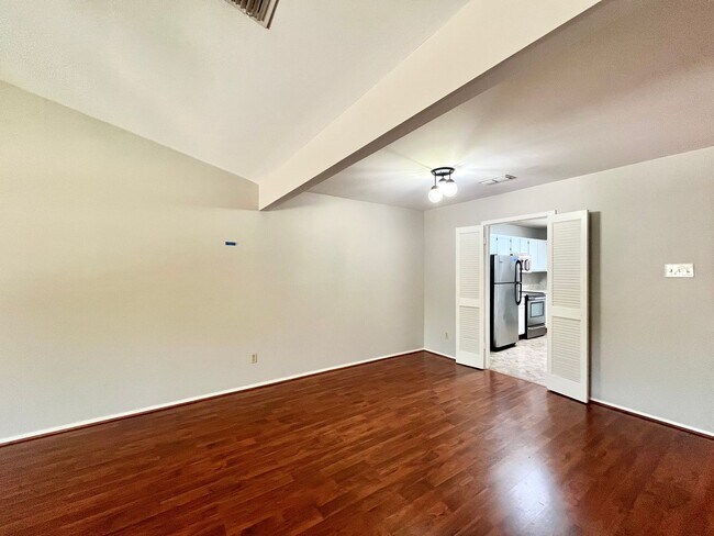 Building Photo - 400 W South Town Dr