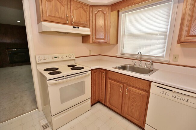 Building Photo - 1321 Conrad Ln