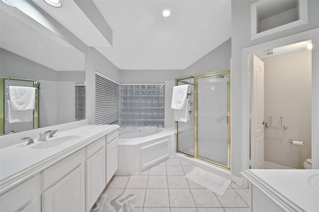 Building Photo - 12126 Laguna Pointe Ln