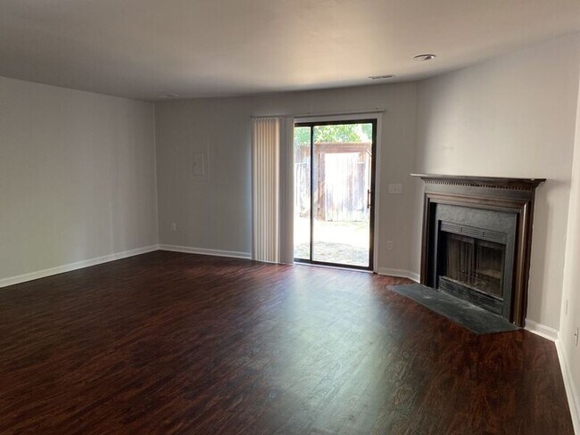 Building Photo - 10717 Greta Lynn Ct