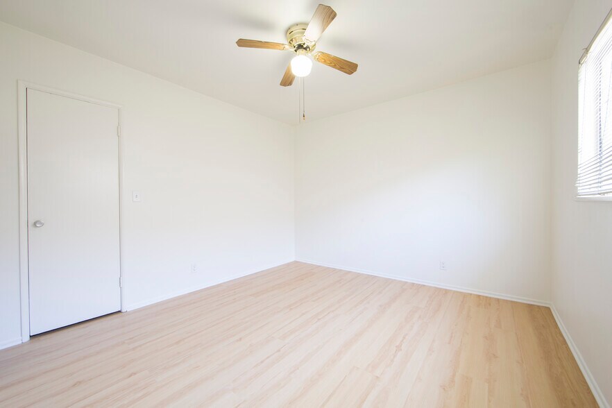 Building Photo - 669 Levering Ave