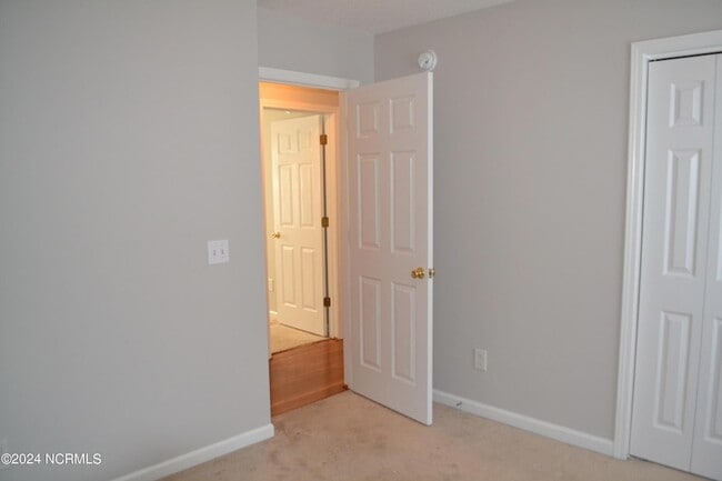 Building Photo - 210 Pecan Grove Dr