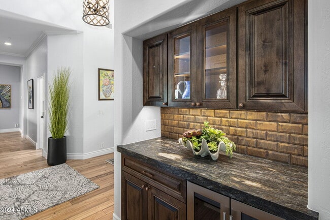 Building Photo - 10912 E Butherus Dr