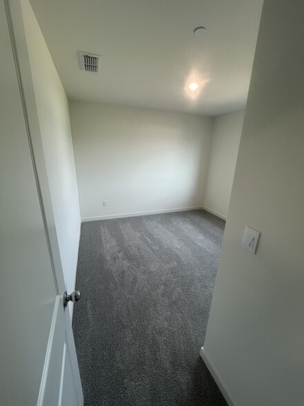 Building Photo - 3030 Steiner Ln