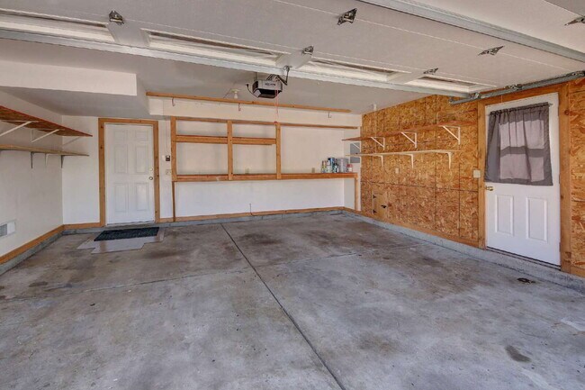 Building Photo - Charming Colorado Springs Rental in Top Ra...