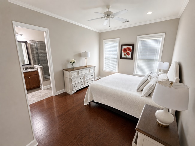 Building Photo - Pinnacle Park Townhomes -- Furnished, Utilities Included