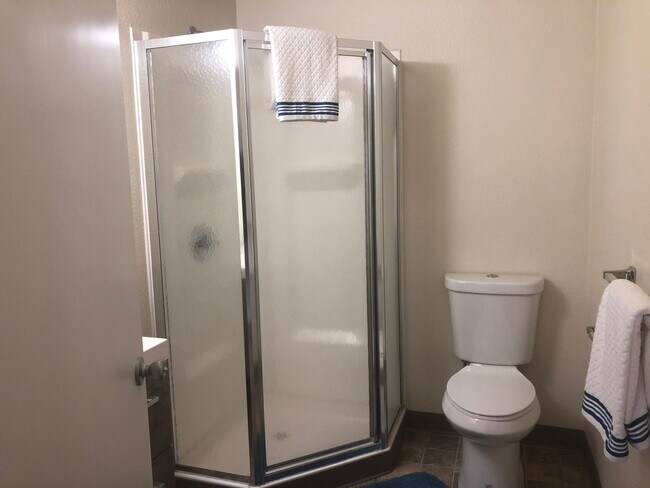 Building Photo - Charming 2 Bedroom, 2 Bonus Room Home with Beautiful Water view from Porch! Pets Negotiable!