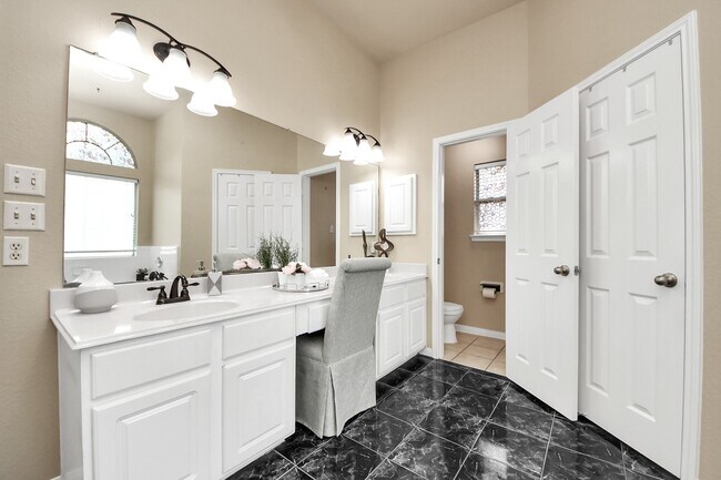 Building Photo - 19123 Center Park Dr