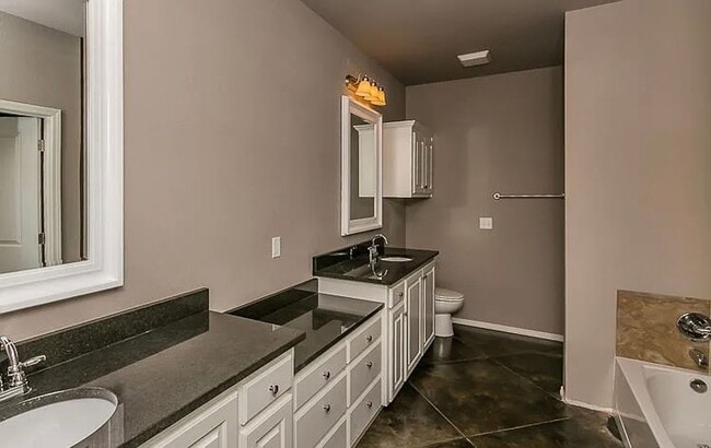 Building Photo - 7915 Legacy
