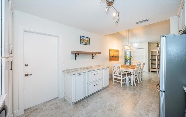 Building Photo - 969 Gulf View Blvd