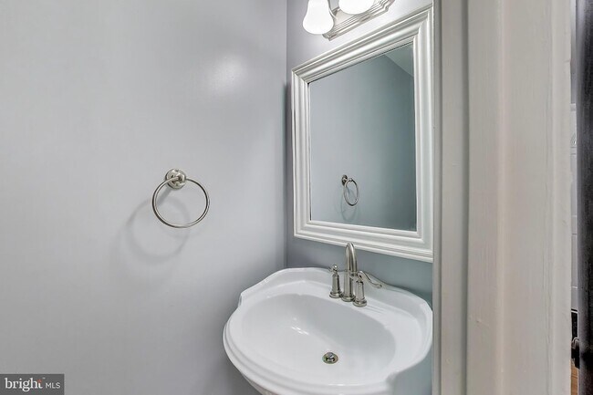 Building Photo - 5769 Yellowrose Ct