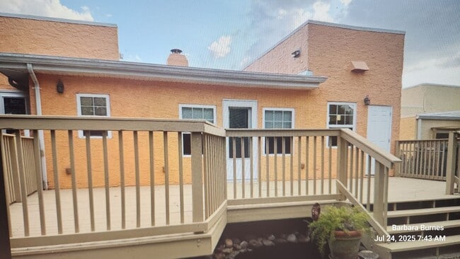 Building Photo - 3 bedroom 2 bath