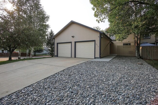 Primary Photo - 2012 Quail Ct