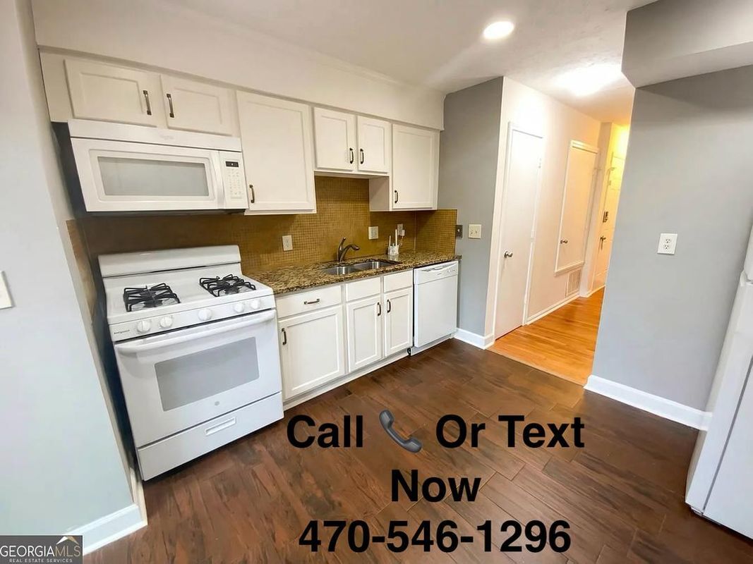 Building Photo - 5781 Macedin Dr