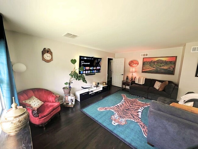 Building Photo - Amazing 4 Bedroom/ 2 bath East Memphis House @5259 Sequoia Ave.