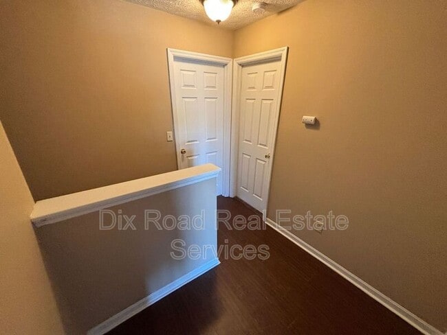 Building Photo - 590 Pine Hill Pl