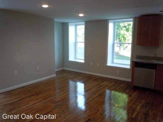 Building Photo - 224 N Gay St