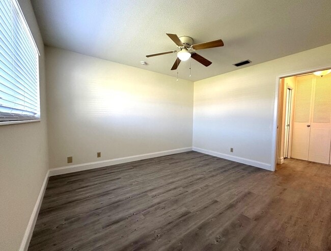 Building Photo - 2966 Ashley Dr E