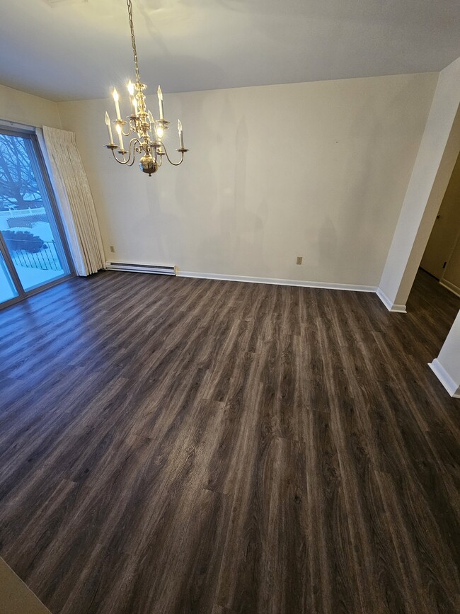 Building Photo - 5 Birch Dr