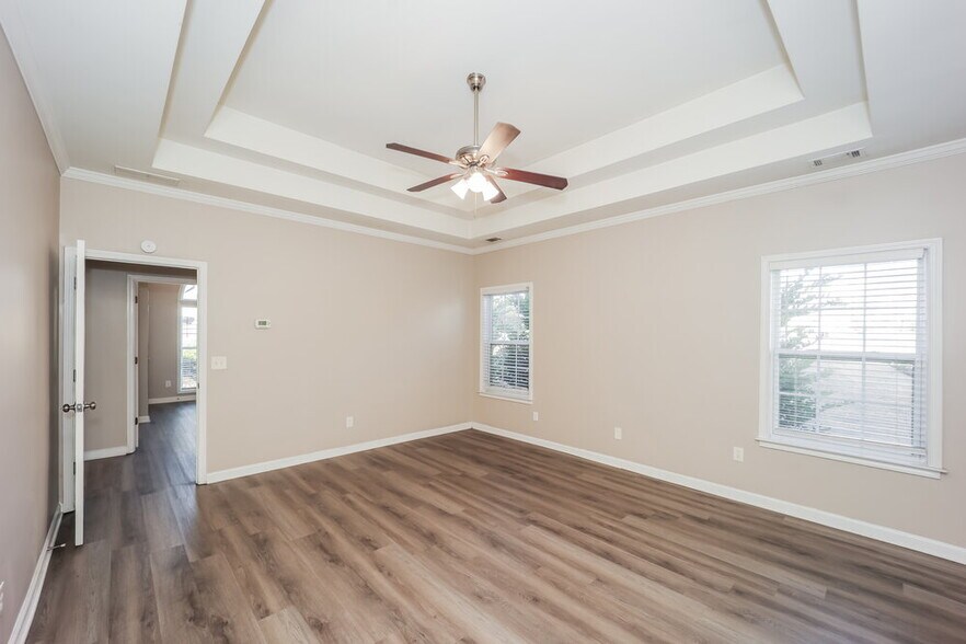 Building Photo - 501 Summer Brooke Ln