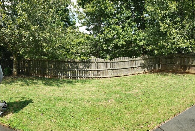Building Photo - 204 Wild Flower Ln