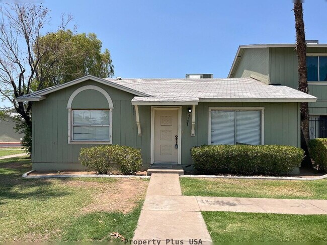 Building Photo - "Charming 2-Bed, 2-Bath Oasis in Phoenix – Cozy Comfort Awaits!"