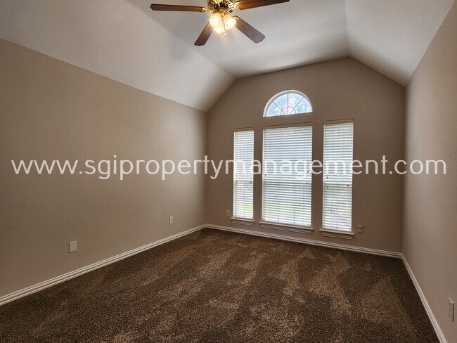Building Photo - 6317 Day Spring Dr