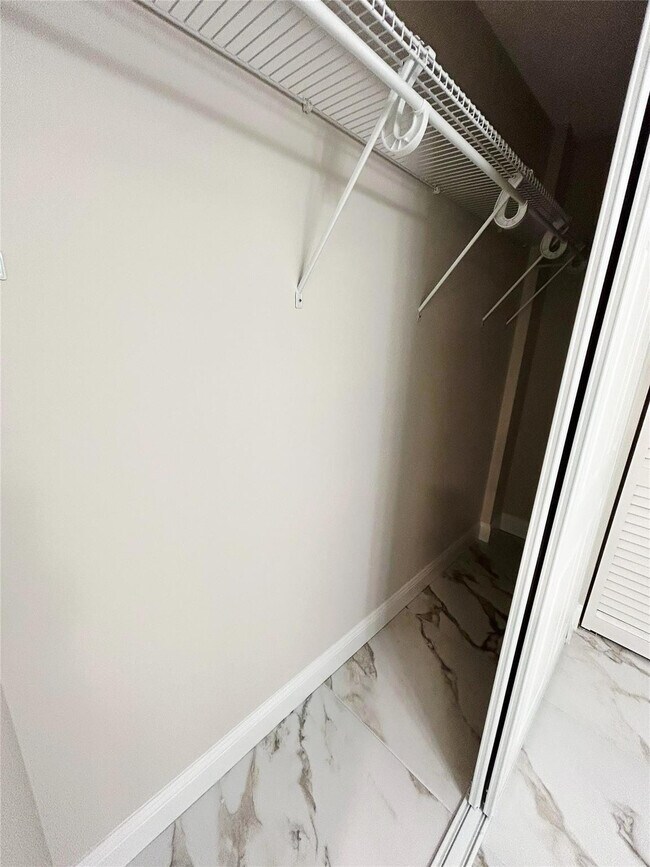 Building Photo - 406 NW 68th Ave