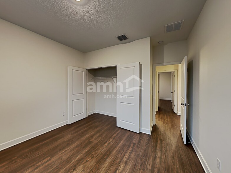 Building Photo - 803 Rocking Chair Ln