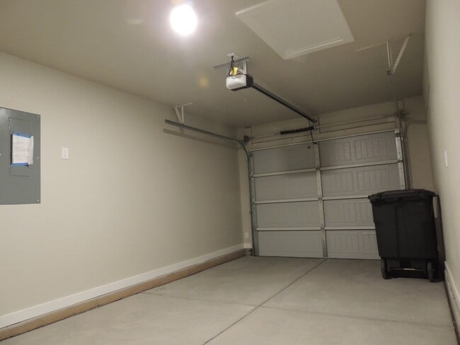 Building Photo - 6115 Appaloosa Ln