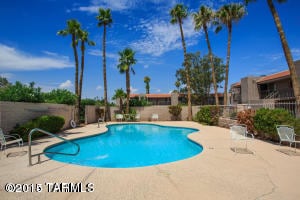 Building Photo - 6625 E Golf Links Rd