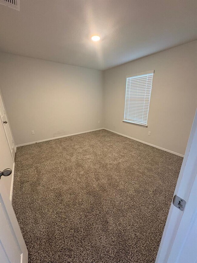 Building Photo - 668 Wyatt Wy