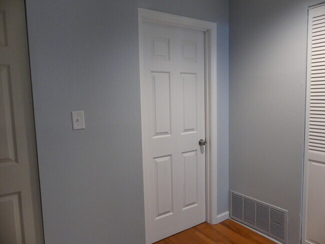 Building Photo - 1420 Menard St