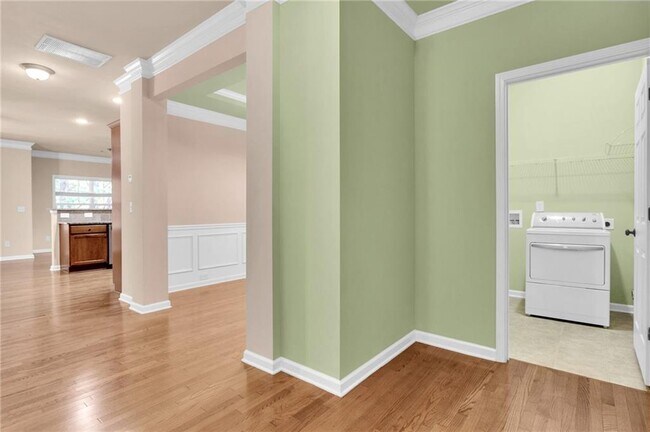 Building Photo - 5015 Hastings Terrace